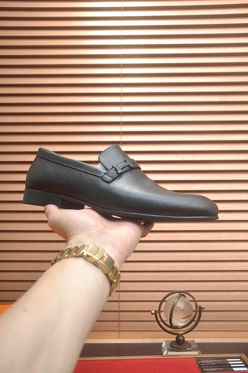 Men's shoes💰540💶[HERMES] (cowhide lining)🍀Italian top luxury🍀He does not pursue novel styles and gorgeous colors, but attracts the favor of successful men with his flawless, elegant and classic style. Formal leather shoes This very comfortable, simple and stable style allows you to easily match any style! The pattern is absolutely 1:1 refined from the original case, and we strive for excellence in materials, imported cowhide + cowhide lining💪💪💪extraordinary texture👍! .Code number: 39-45 (45 customized)